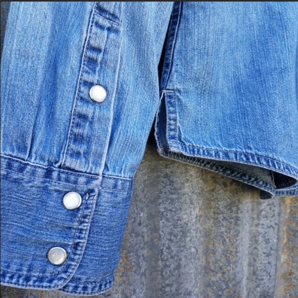 Levi’s Pearl Button Denim Shirt Indigo - Picture 6 of 7